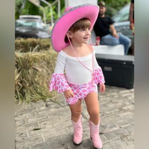 Cowgirl outfit/hat size 2-3